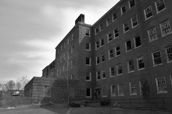 glendale hospital haunted