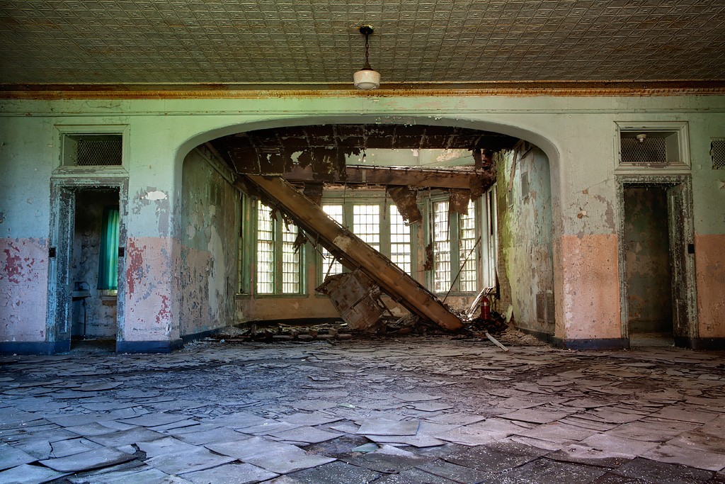 Niche - Photo of the Abandoned Taunton State Hospital