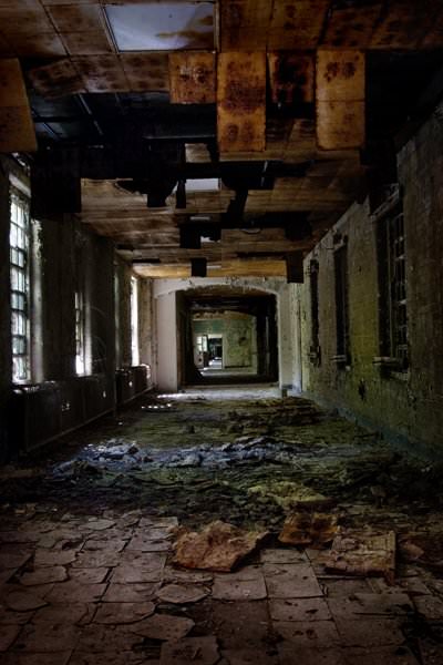 Rusting Away - Photo of the Abandoned Metropolitan State Hospital