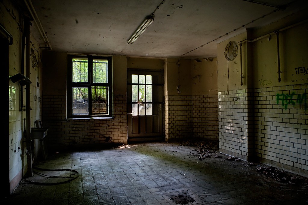 Remote - Photo of the Abandoned Säuglings- und Kinderkrankenhaus Weißensee