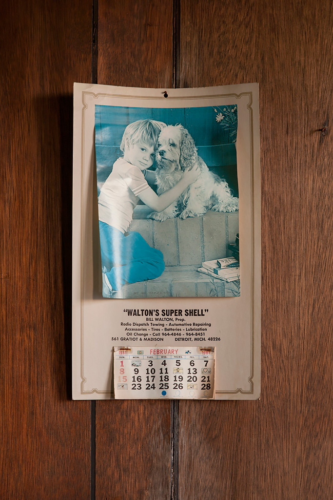 Walton's Super Shell Calendar Photo of the Abandoned Wurlitzer Building